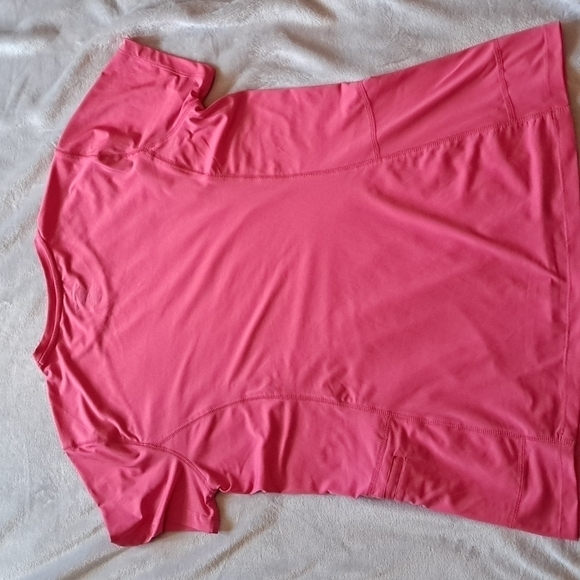 𝅺NEW REEL LEGENDS Hot Pink Short Sleeve Performance Freeline Fishing Top MEDIUM - Picture 8 of 8